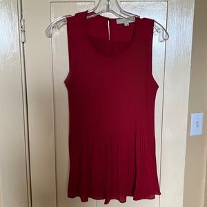 Perfect, easy barn-red sleeveless longer top, size small
